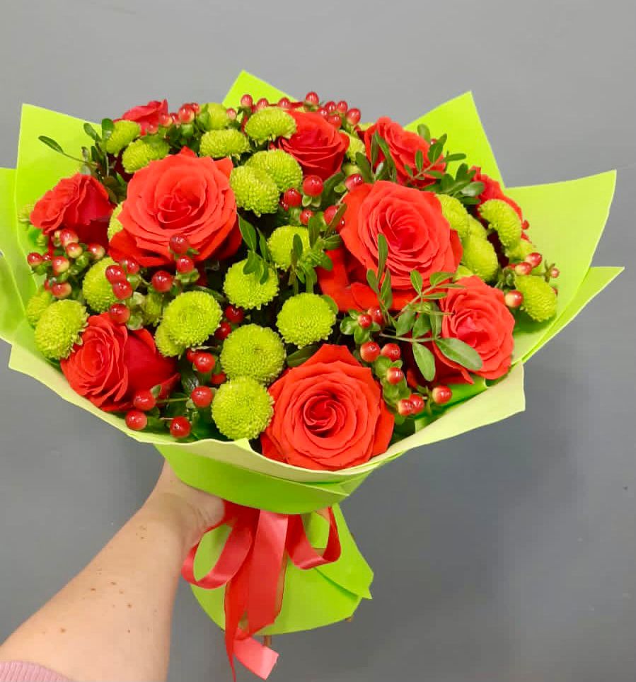 Букет цветов из: Хризантемы и Розы в Новомышастовской