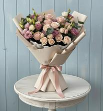 Букет цветов из:  Розы и Лизиантусы в Новомышастовской