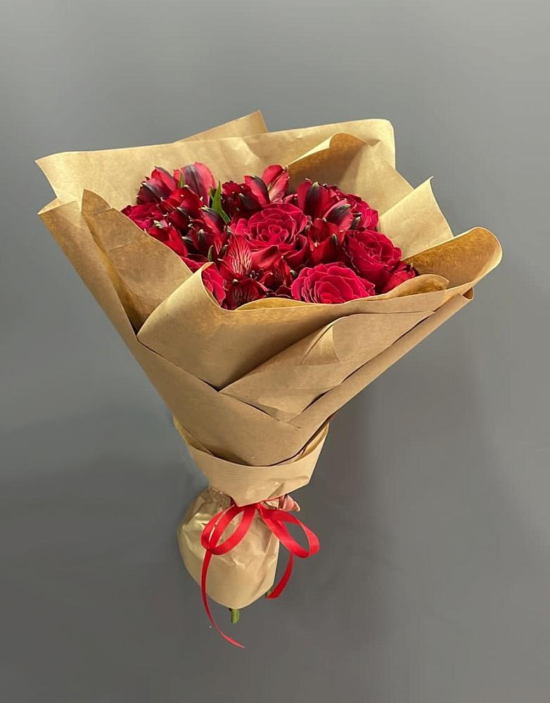 Букет цветов из: Альстромерии и Розы в Новомышастовской