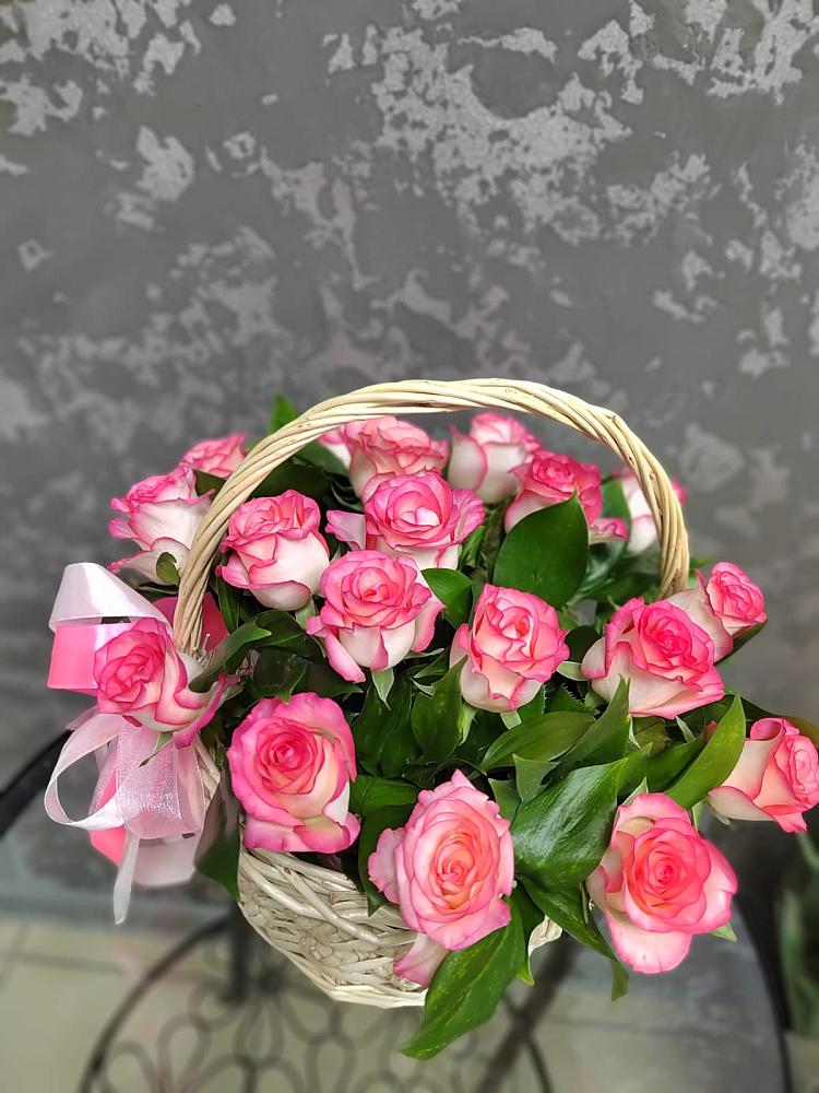 Цветочная композиция из Розы в корзине в Новомышастовской