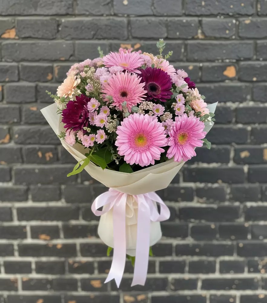 Букет цветов из: Герберы и Хризантемы в Новомышастовской