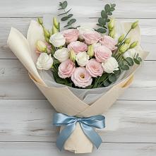 Букет цветов из:  Лизиантусы в Новомышастовской