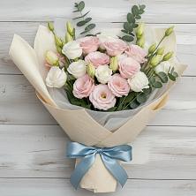 Букет цветов из:  Лизиантусы в Новомышастовской