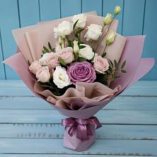 Букет цветов из:  Розы и Лизиантусы в Новомышастовской