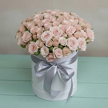 Цветочная композиция из Розы в шляпной коробке в Новомышастовской