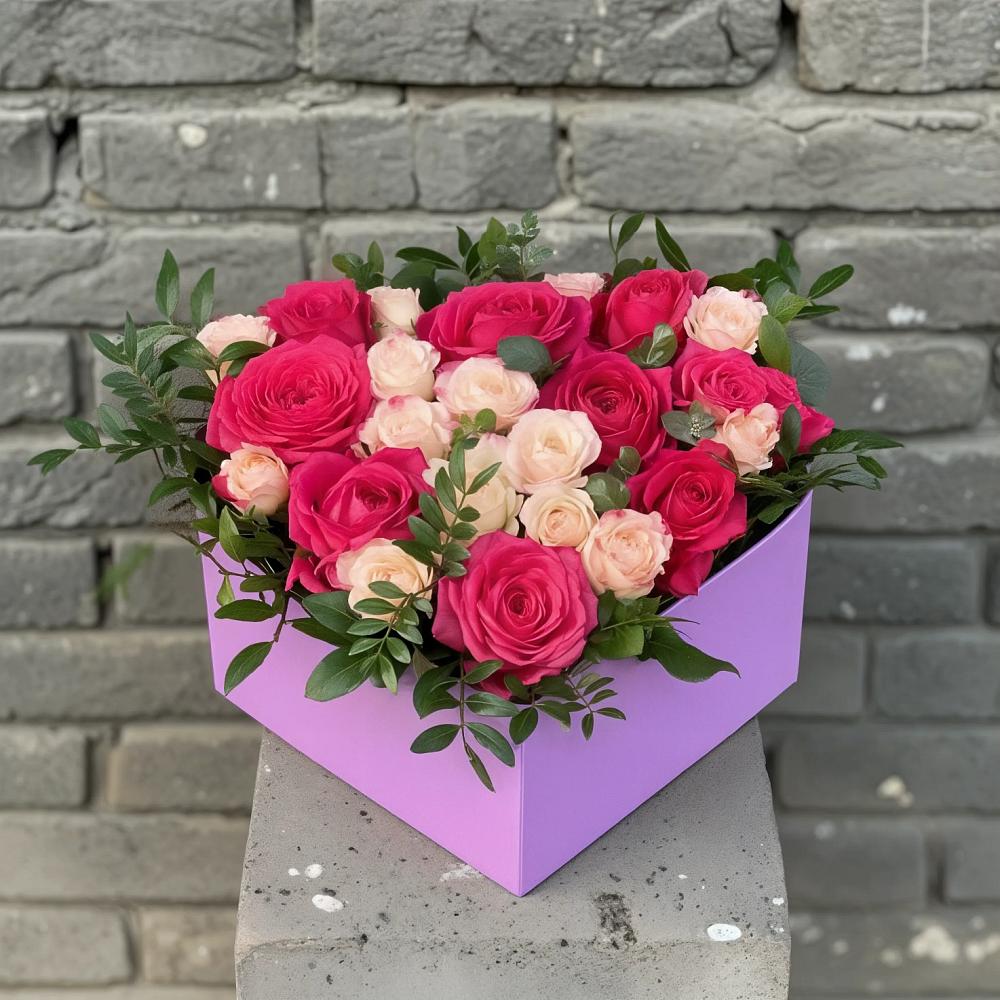 Цветочная композиция из Розы в коробке в Новомышастовской
