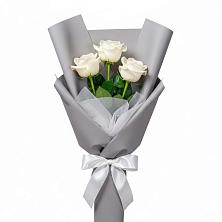 Букет 3 белые розы в Новомышастовской
