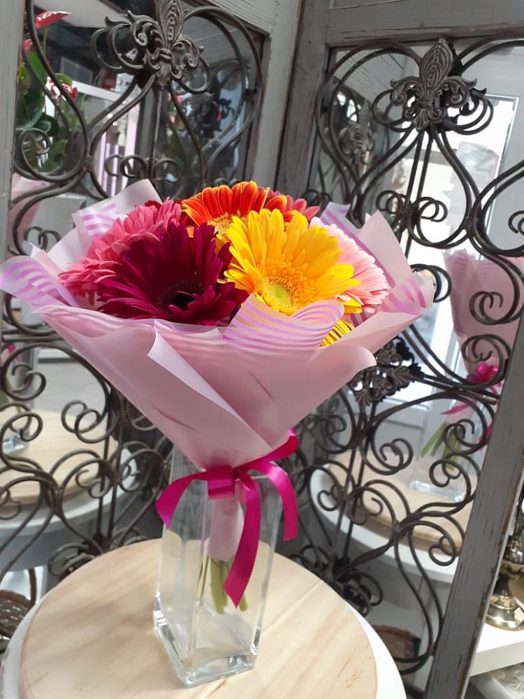 Букет цветов из: Герберы в Новомышастовской