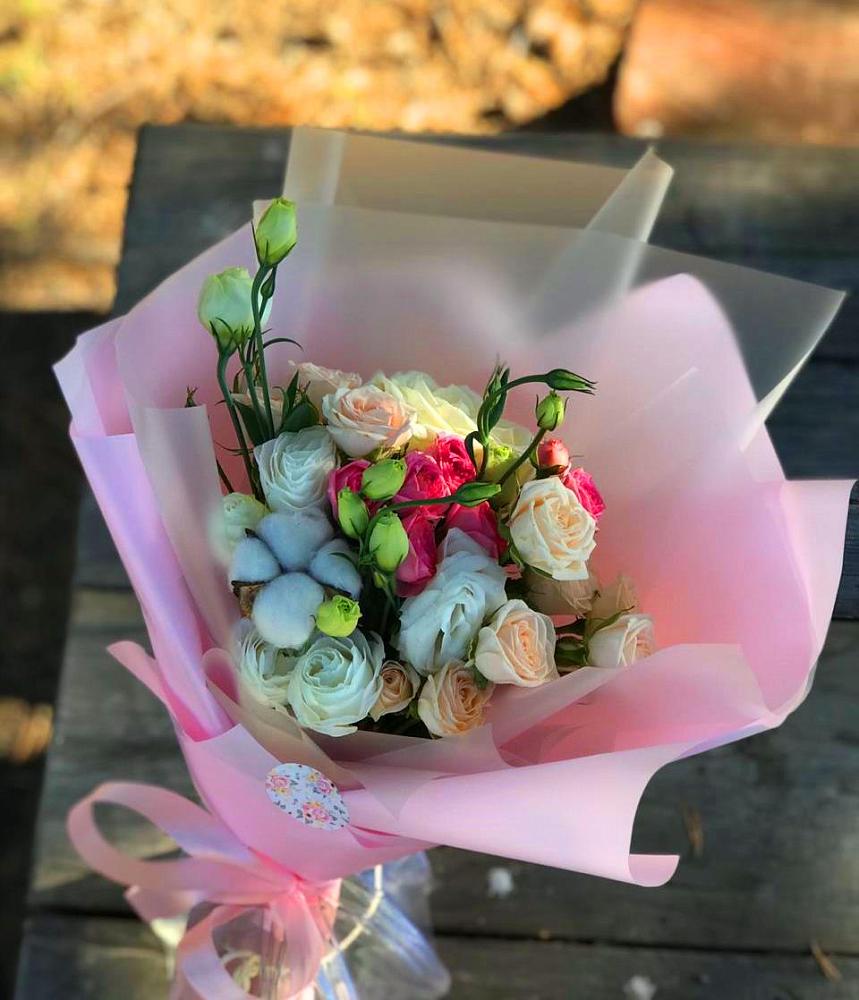 Букет цветов из: Розы и Лизиантусы в Новомышастовской