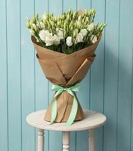 Букет цветов из:  Лизиантусы в Новомышастовской