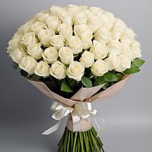 Букет 101 беля роза Белоснежка в Новомышастовской