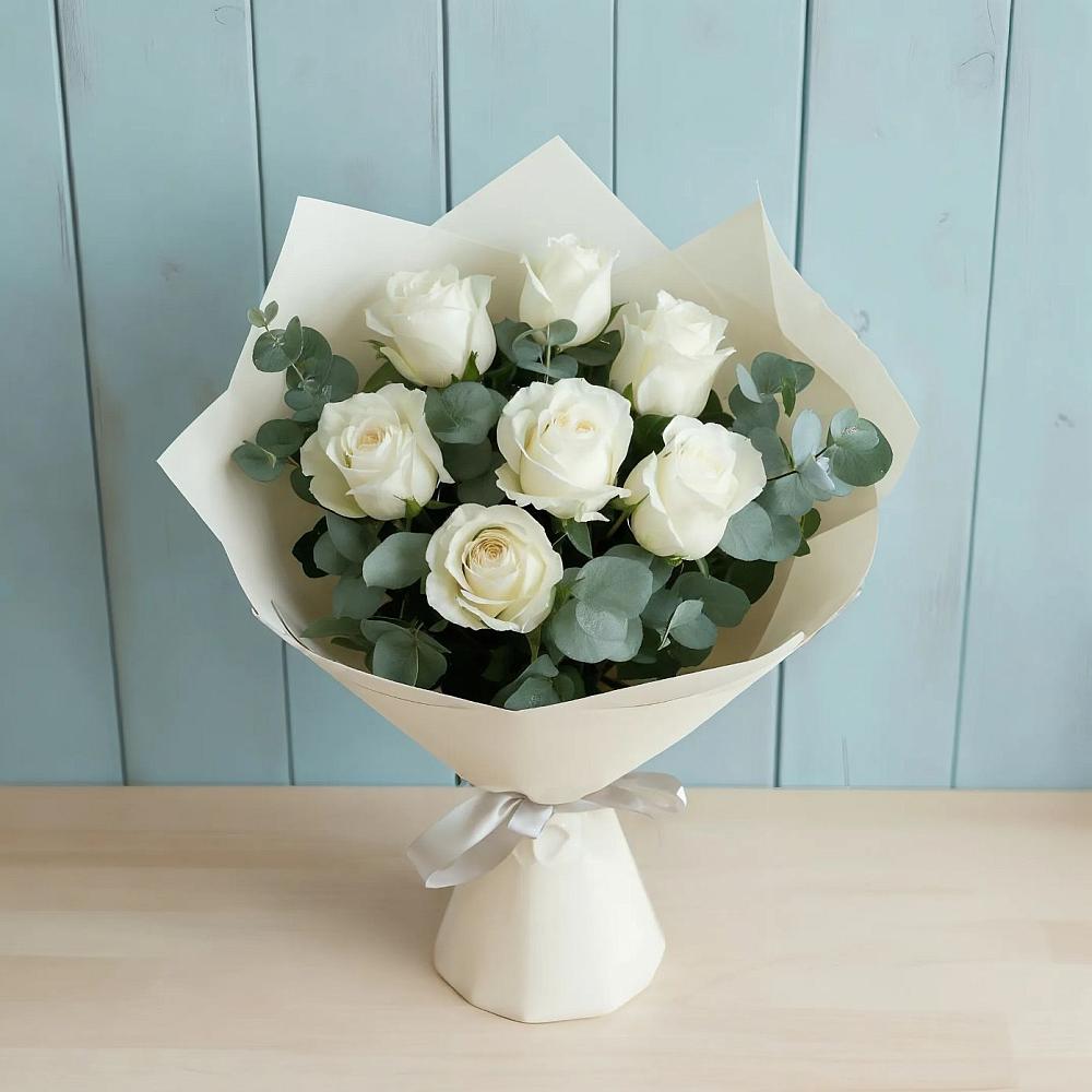 Букет Белые розы в Эвкалипте в Новомышастовской
