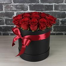 Цветочная композиция из Розы в шляпной коробке в Новомышастовской