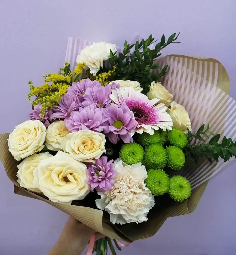 Букет цветов из: Хризантемы, Розы, Гвоздики и Герберы в Новомышастовской