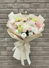 Букет цветов из:  Гвоздики, Розы, Лизиантусы и Хризантемы в Новомышастовской