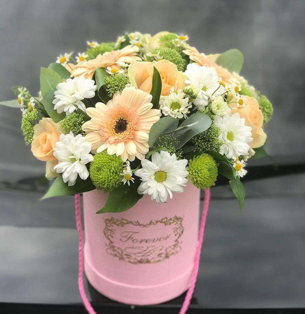 Цветочная композиция из Розы, Герберы и Хризантемы в шляпной коробке в Новомышастовской