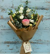 Букет цветов из:  Розы и Лизиантусы в Новомышастовской