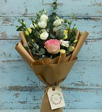Букет цветов из:  Розы и Лизиантусы в Новомышастовской