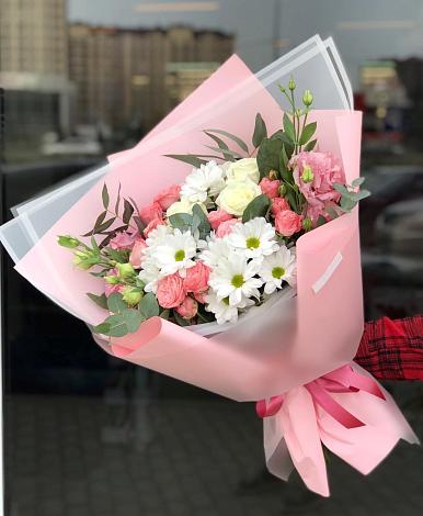 Букет цветов из: Розы, Лизиантусы и Хризантемы в Новомышастовской