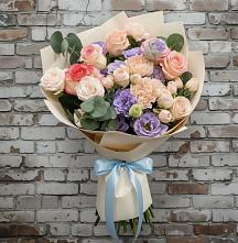 Букет цветов из:  Розы, Лизиантусы и Гвоздики в Новомышастовской