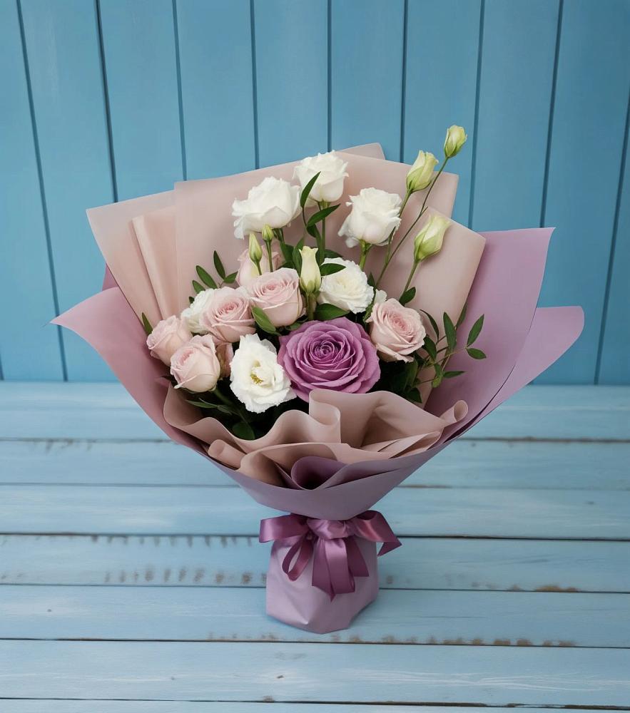 Букет цветов из: Розы и Лизиантусы в Новомышастовской