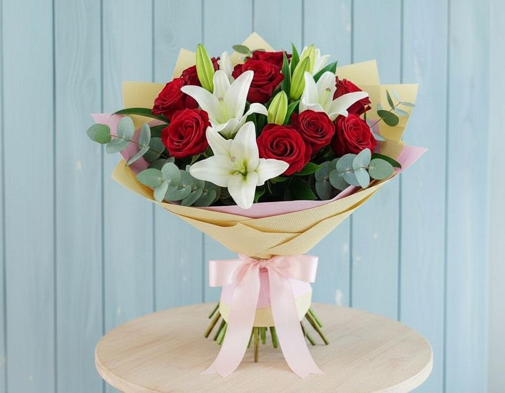 Букет цветов из: Лилии и Розы в Новомышастовской